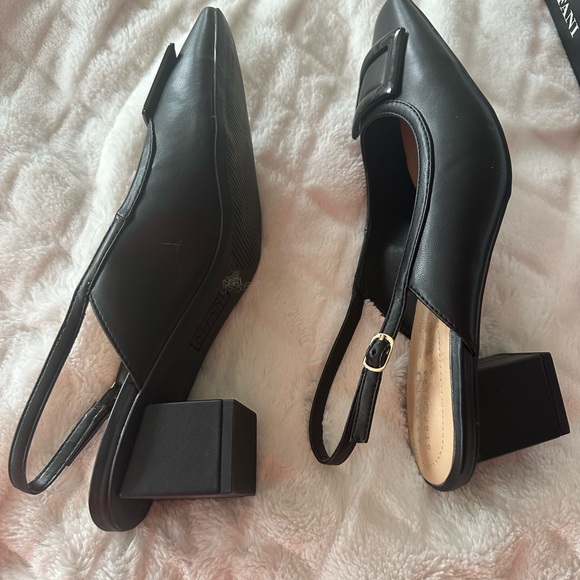 Women's Sling Back Shoe Black. NWT - Picture 4 of 6